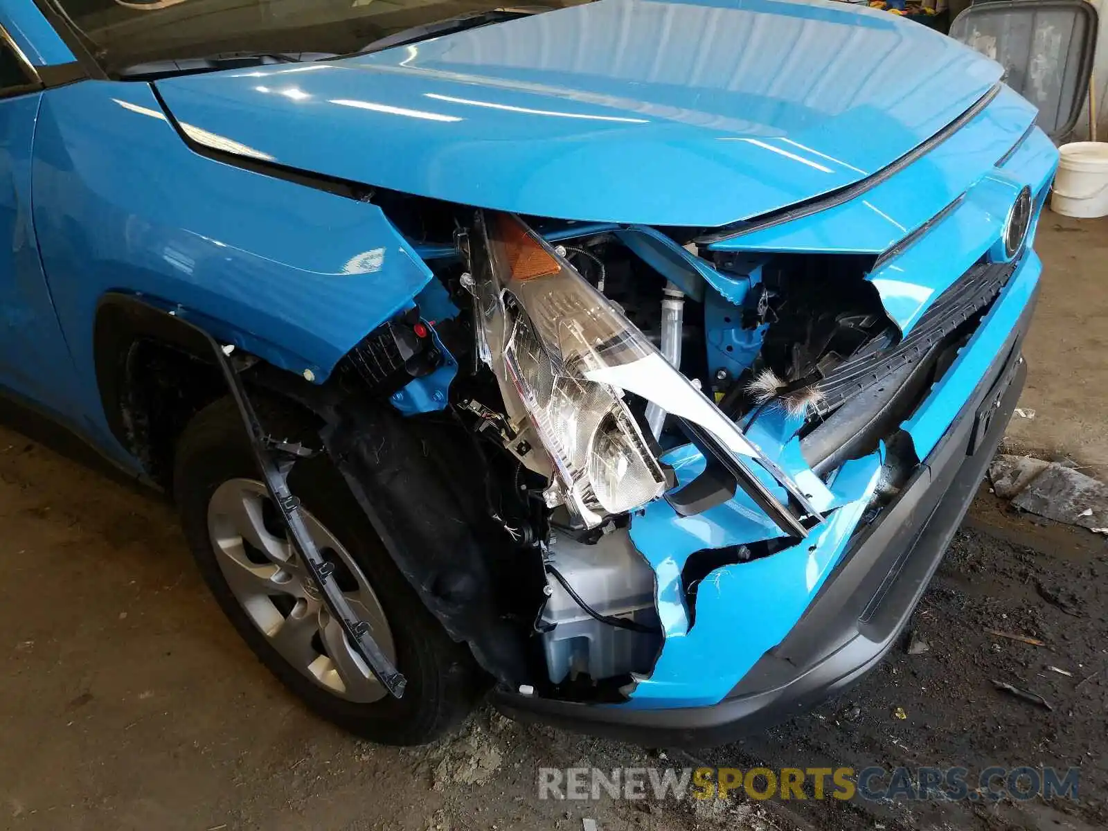 9 Photograph of a damaged car 2T3F1RFV3KC029460 TOYOTA RAV4 2019