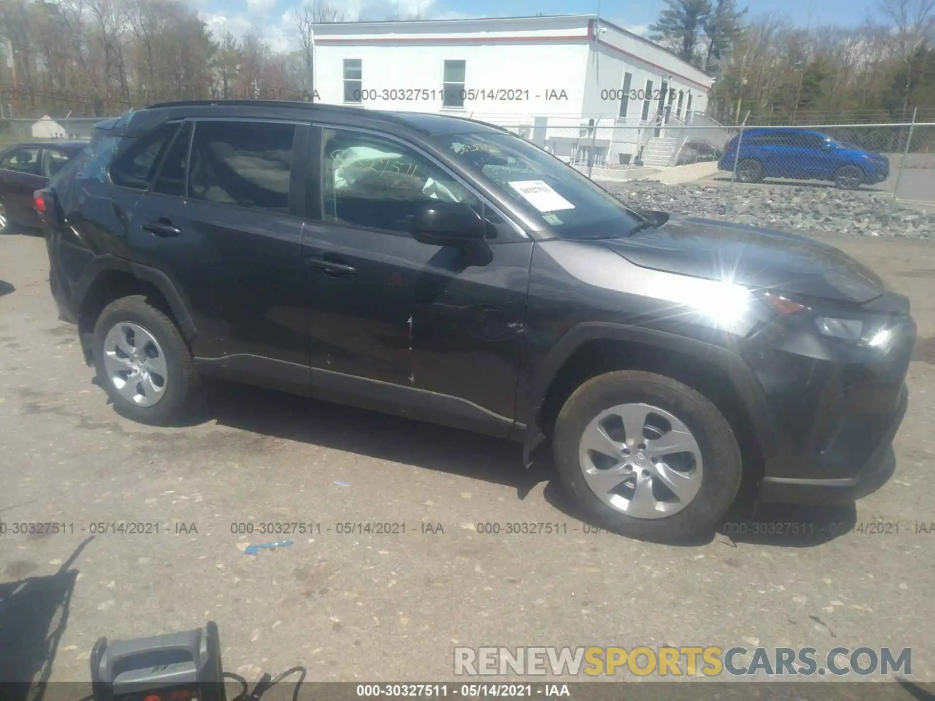 1 Photograph of a damaged car 2T3F1RFV3KC040281 TOYOTA RAV4 2019