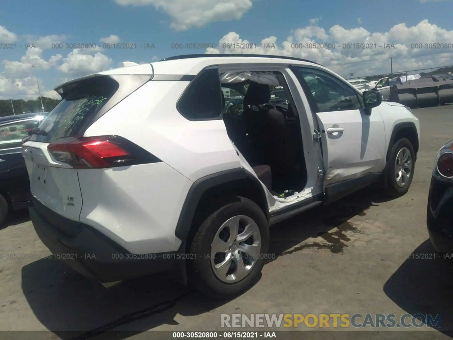 4 Photograph of a damaged car 2T3F1RFV3KW015928 TOYOTA RAV4 2019