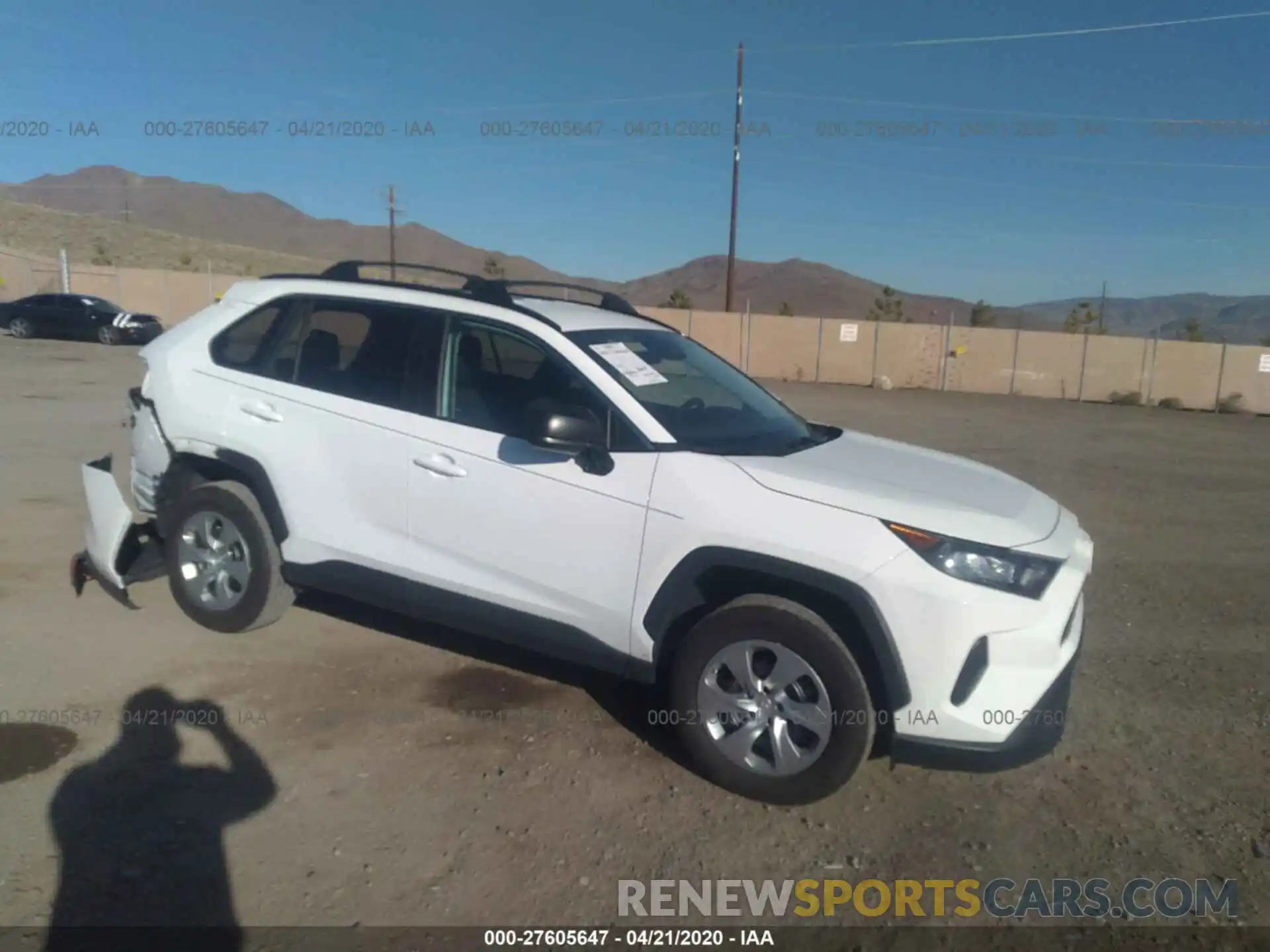 1 Photograph of a damaged car 2T3F1RFV3KW022765 TOYOTA RAV4 2019