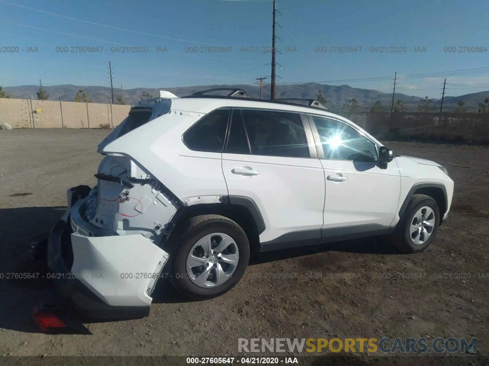 4 Photograph of a damaged car 2T3F1RFV3KW022765 TOYOTA RAV4 2019