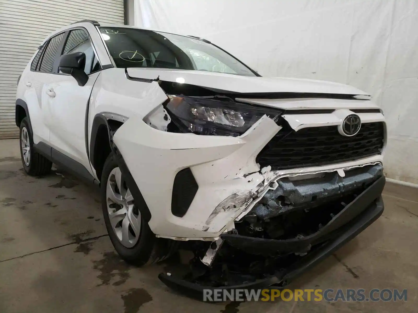 1 Photograph of a damaged car 2T3F1RFV3KW032258 TOYOTA RAV4 2019