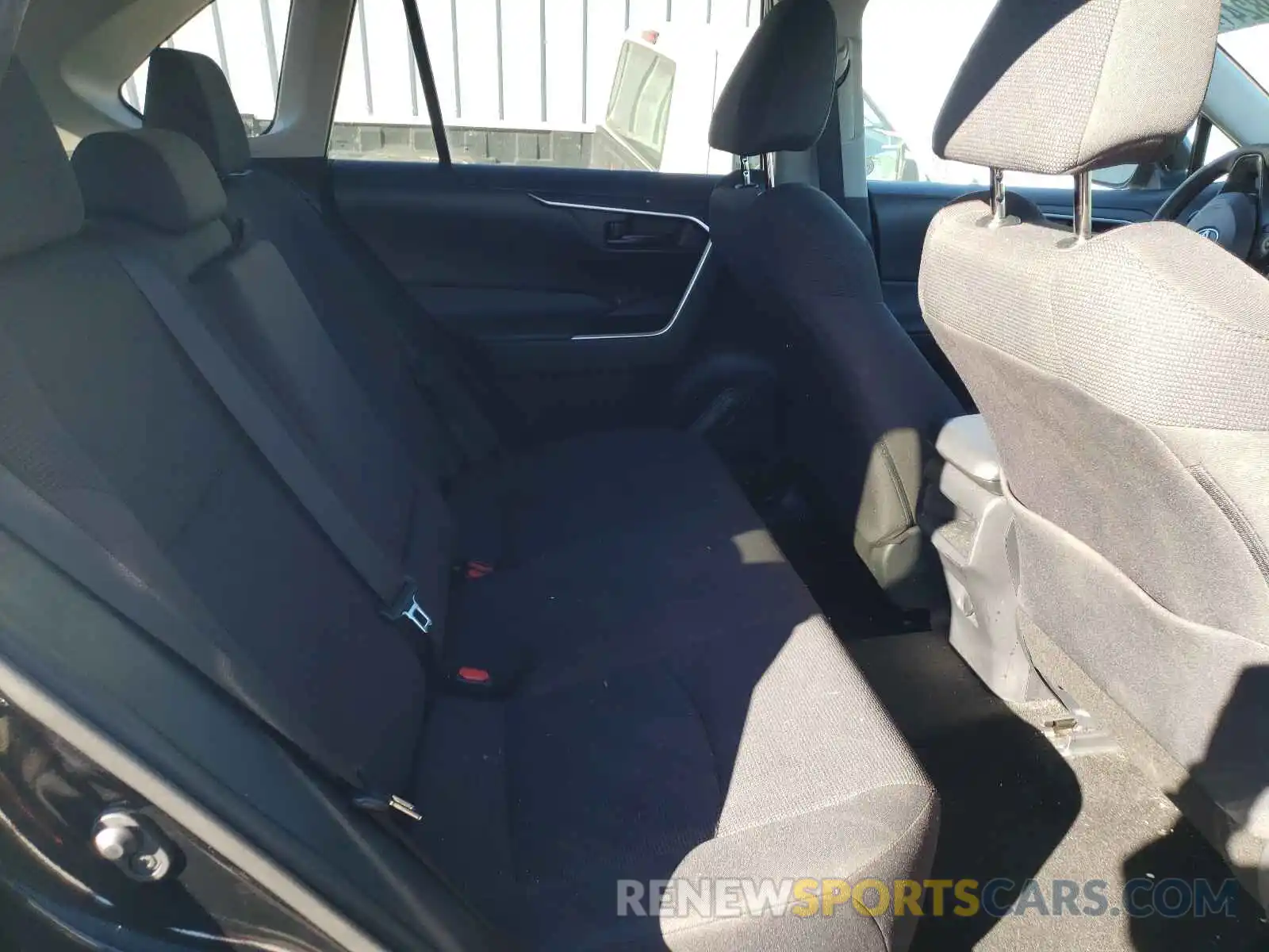 6 Photograph of a damaged car 2T3F1RFV3KW063221 TOYOTA RAV4 2019