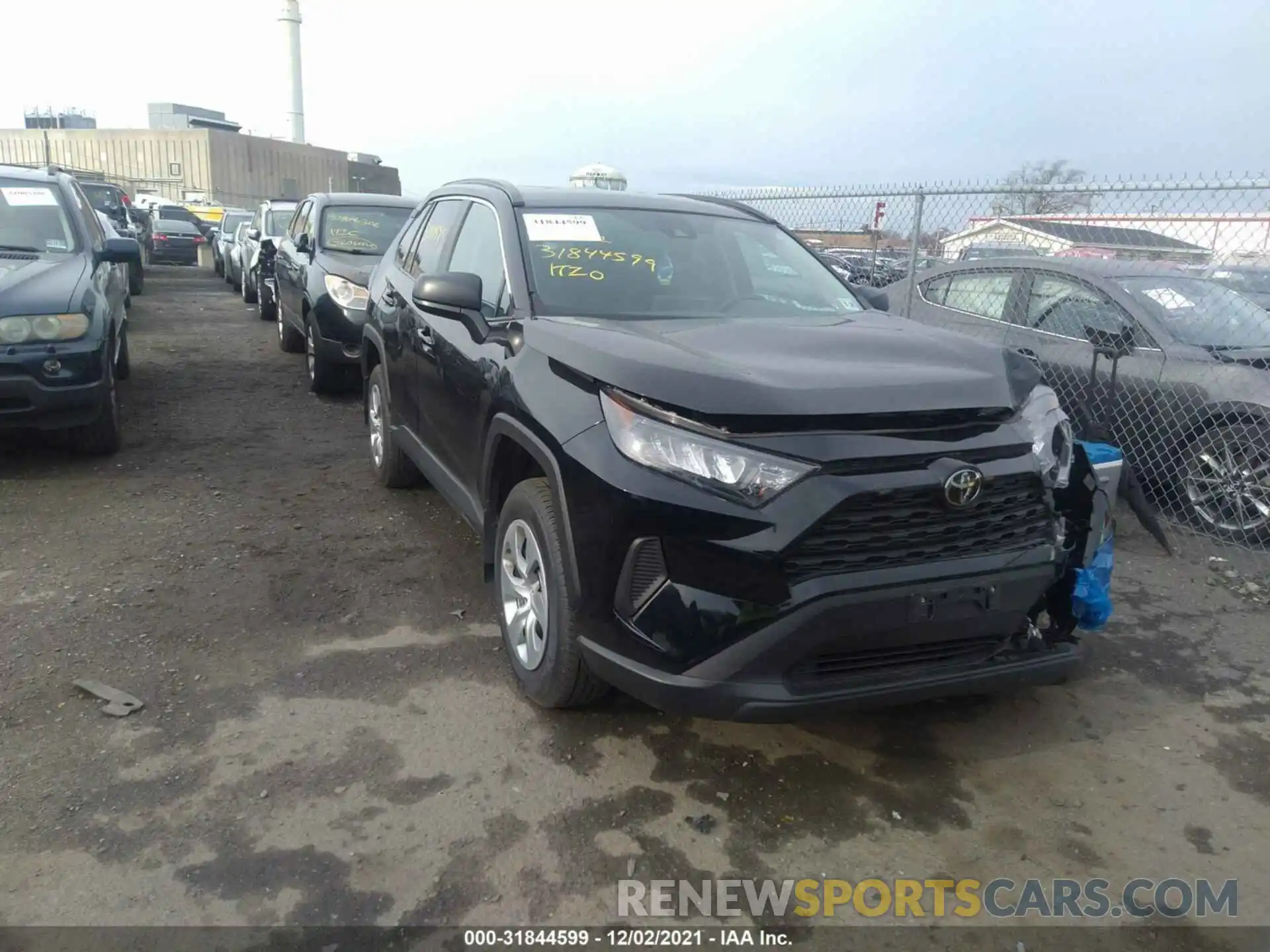 1 Photograph of a damaged car 2T3F1RFV3KW064790 TOYOTA RAV4 2019