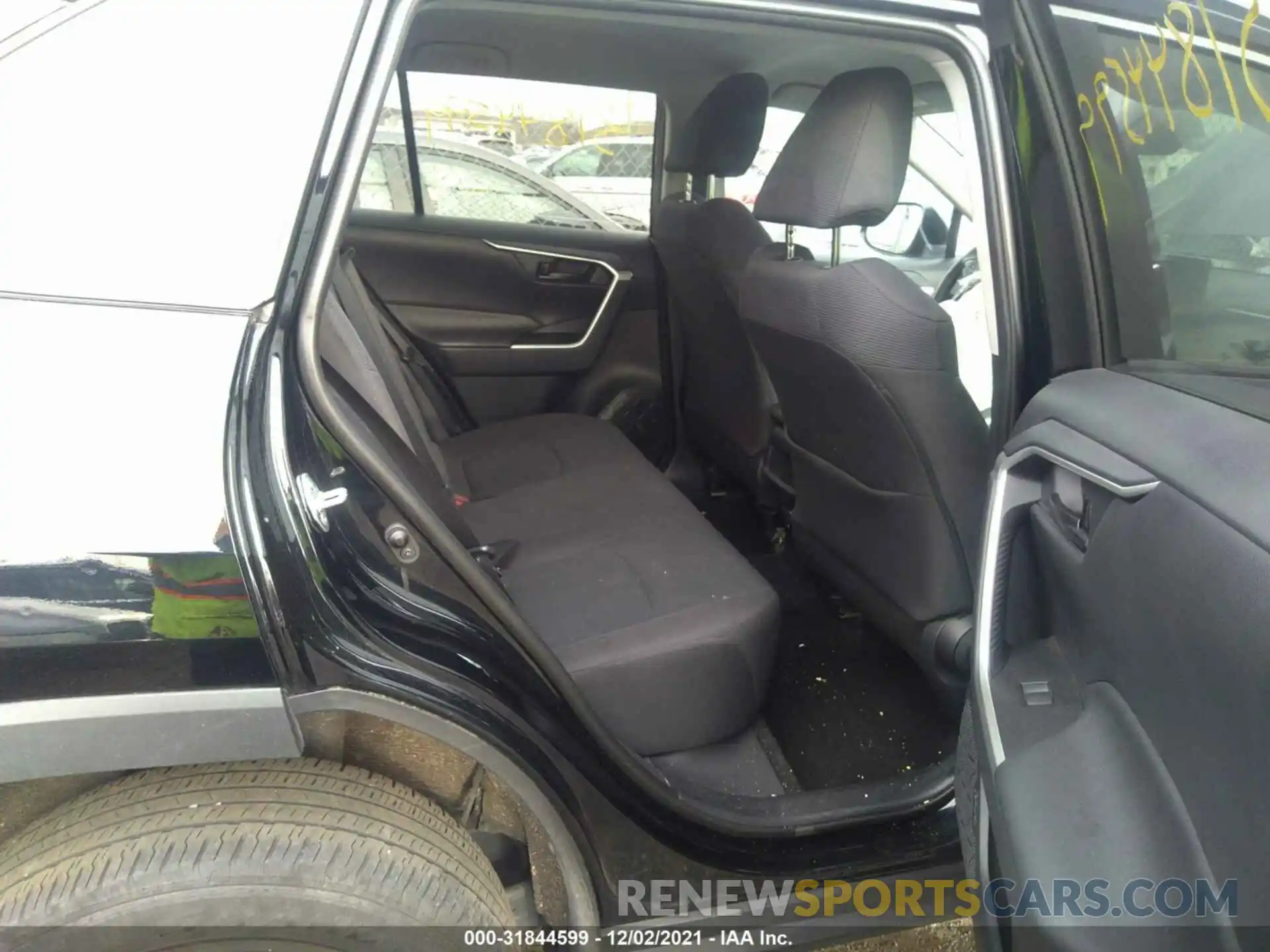 8 Photograph of a damaged car 2T3F1RFV3KW064790 TOYOTA RAV4 2019