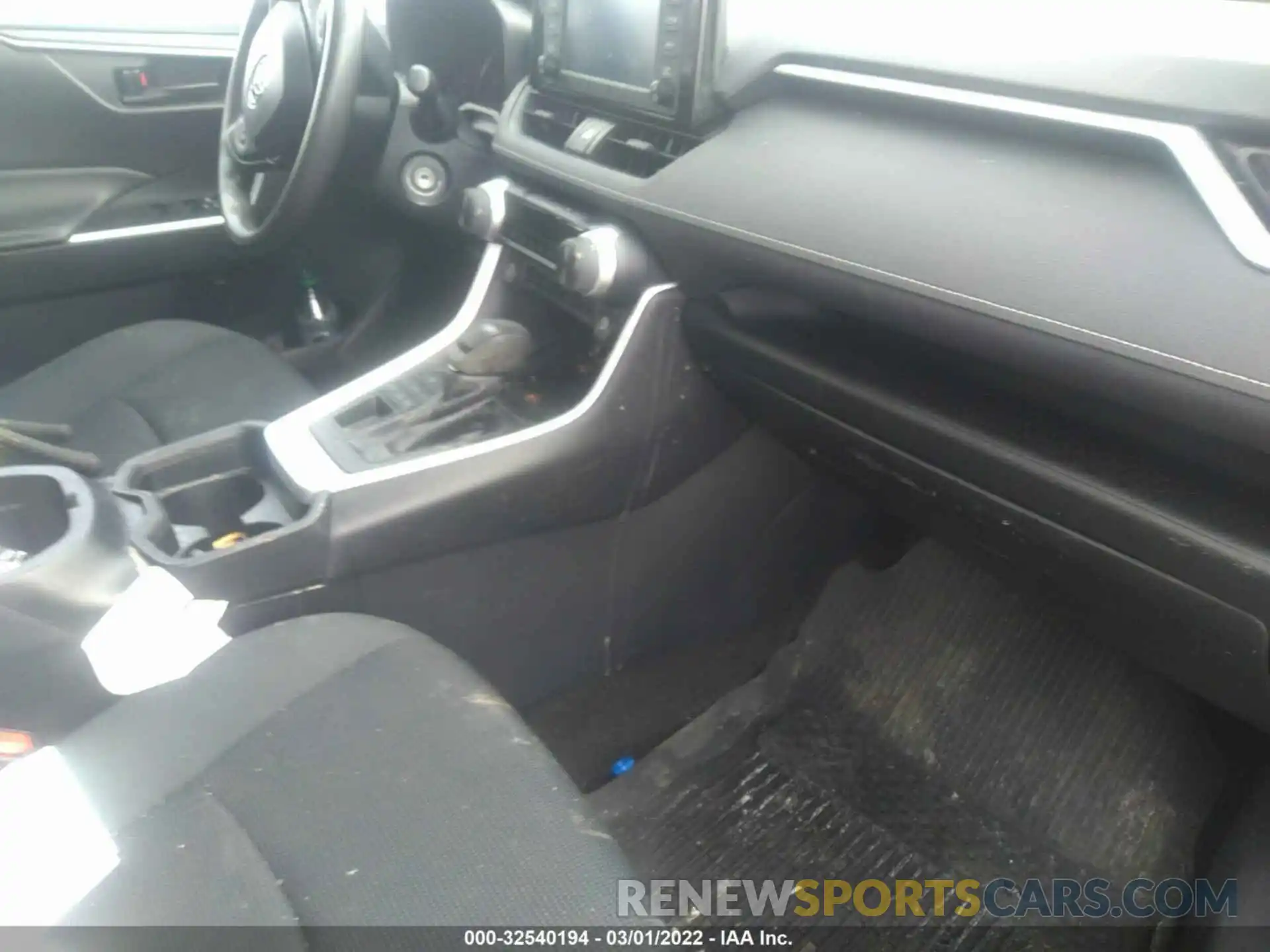 5 Photograph of a damaged car 2T3F1RFV3KW080410 TOYOTA RAV4 2019