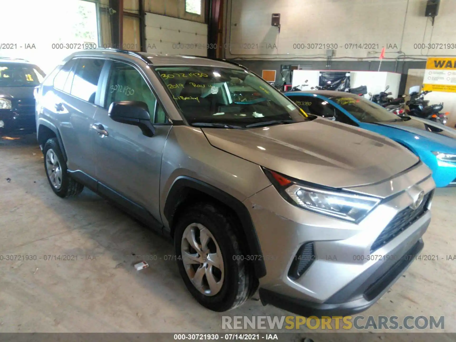 1 Photograph of a damaged car 2T3F1RFV4KC009587 TOYOTA RAV4 2019