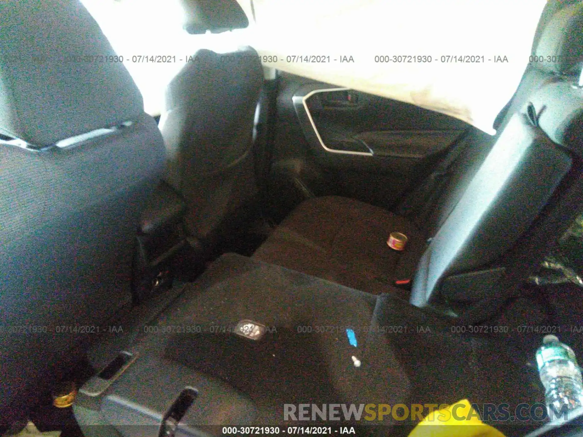 8 Photograph of a damaged car 2T3F1RFV4KC009587 TOYOTA RAV4 2019