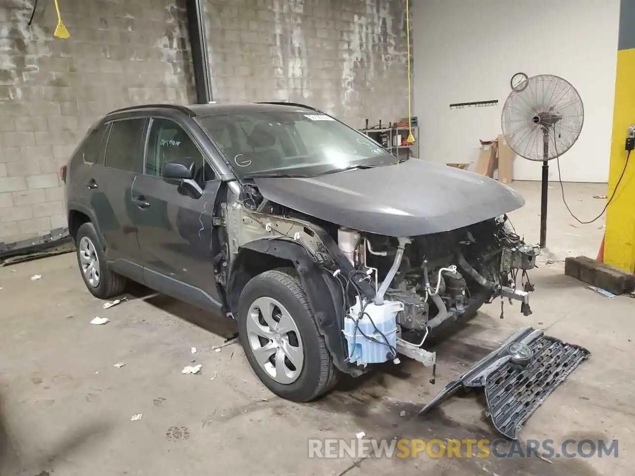 1 Photograph of a damaged car 2T3F1RFV4KC033856 TOYOTA RAV4 2019