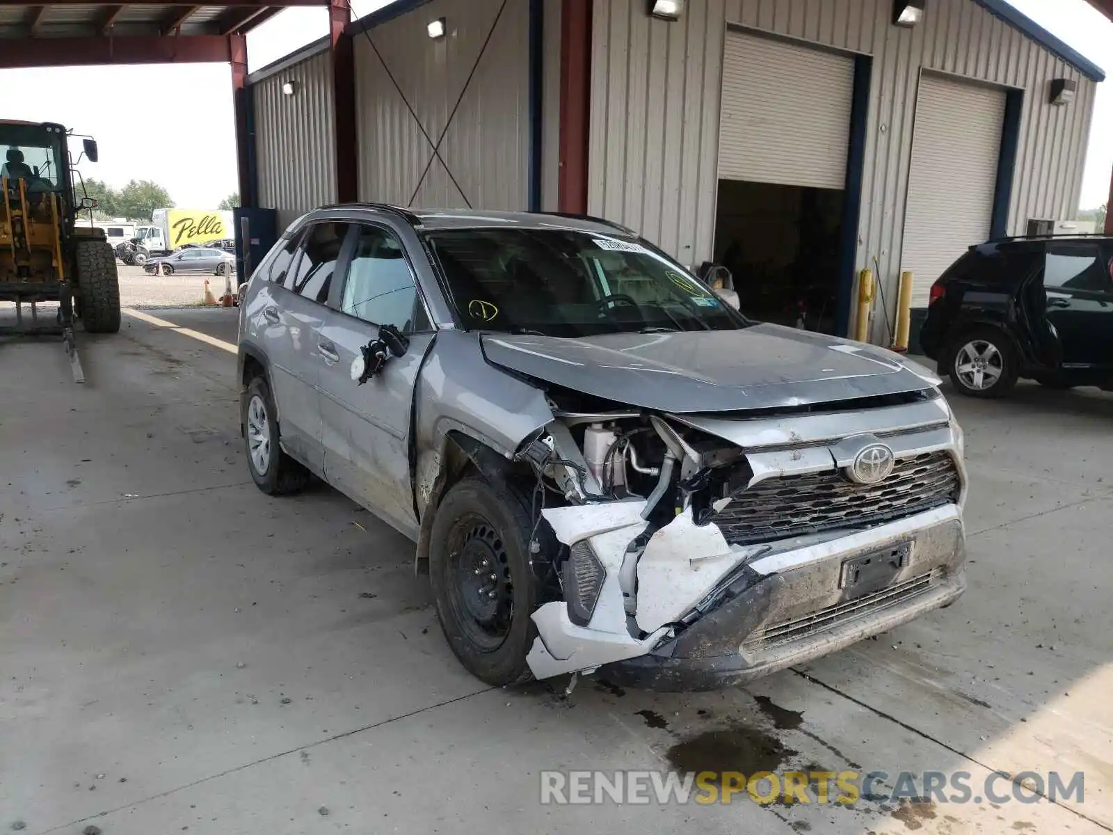 1 Photograph of a damaged car 2T3F1RFV4KW003075 TOYOTA RAV4 2019