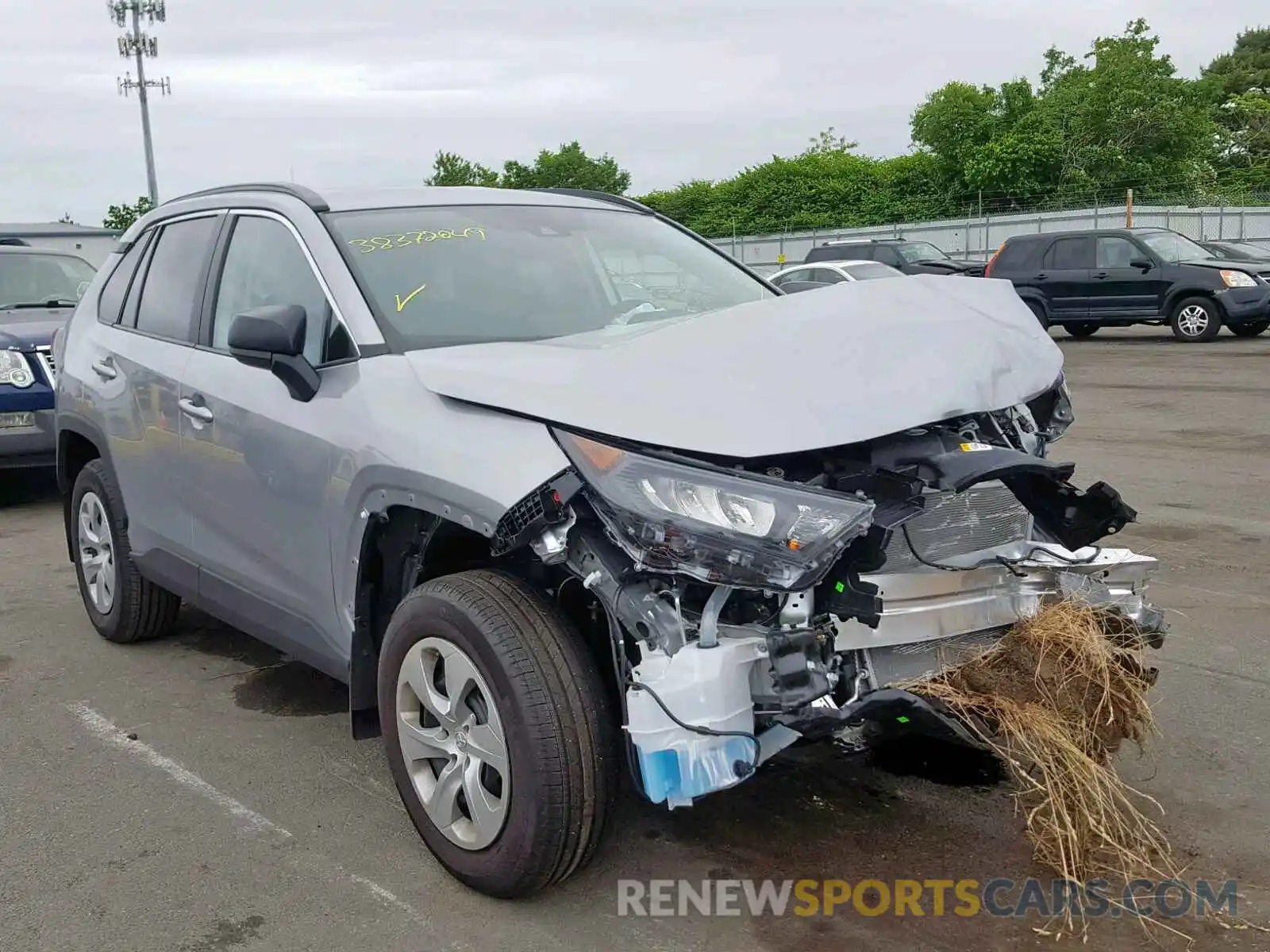 1 Photograph of a damaged car 2T3F1RFV4KW007529 TOYOTA RAV4 2019