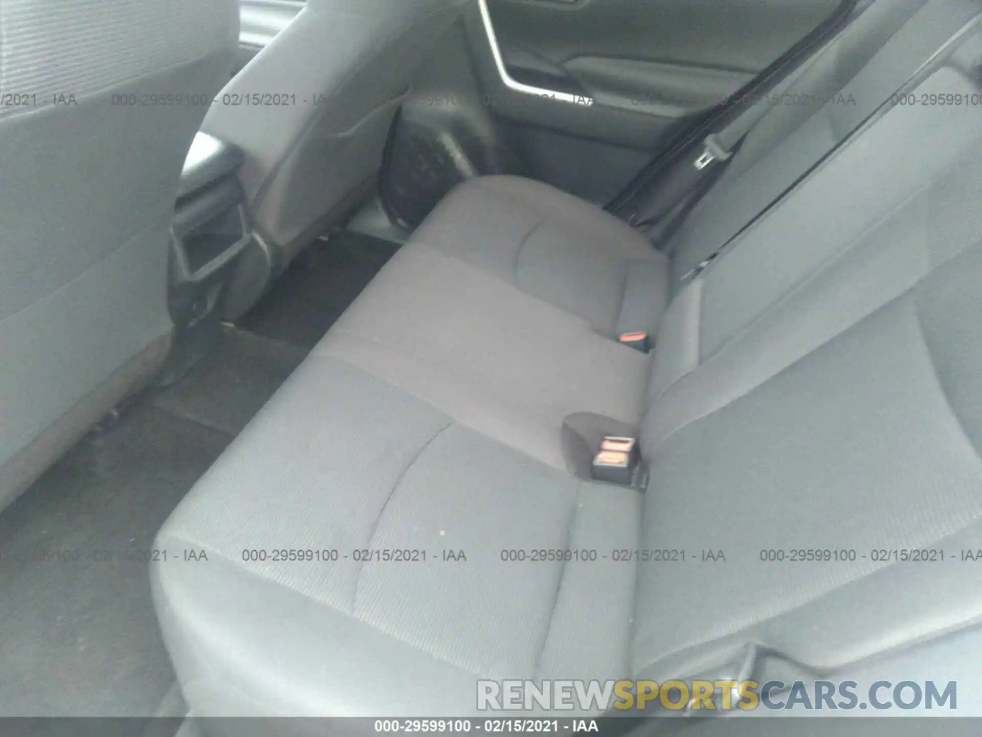 8 Photograph of a damaged car 2T3F1RFV4KW027117 TOYOTA RAV4 2019