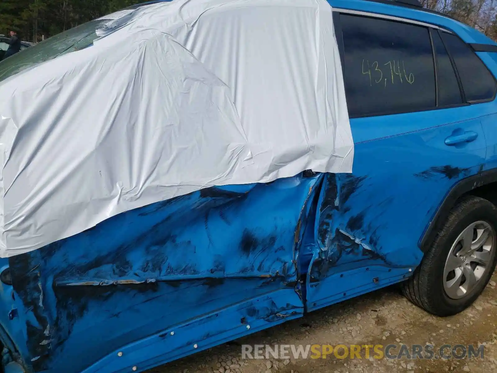 9 Photograph of a damaged car 2T3F1RFV4KW027697 TOYOTA RAV4 2019