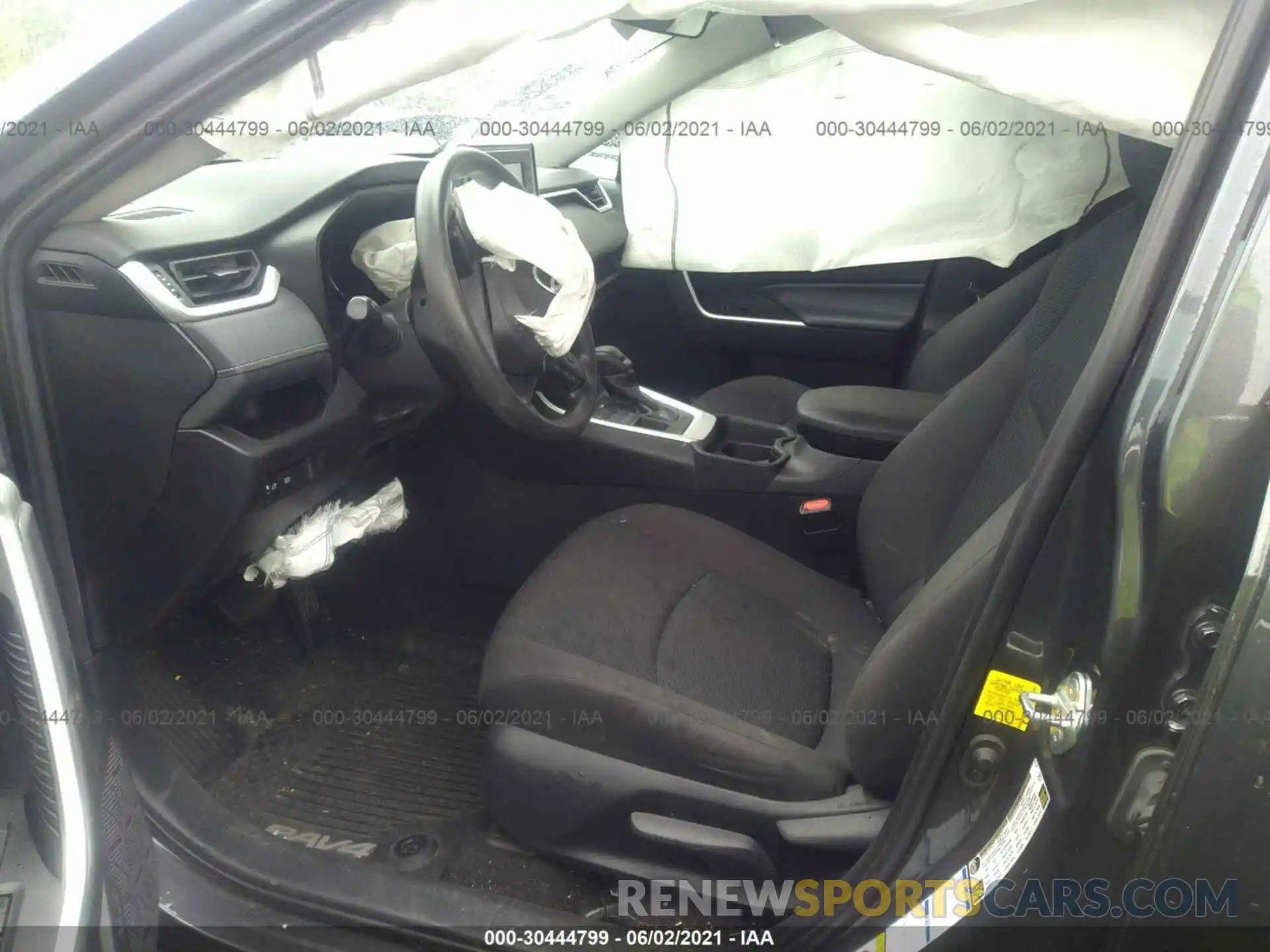 5 Photograph of a damaged car 2T3F1RFV4KW036240 TOYOTA RAV4 2019