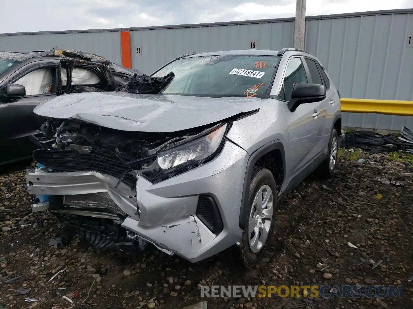 2 Photograph of a damaged car 2T3F1RFV4KW057220 TOYOTA RAV4 2019