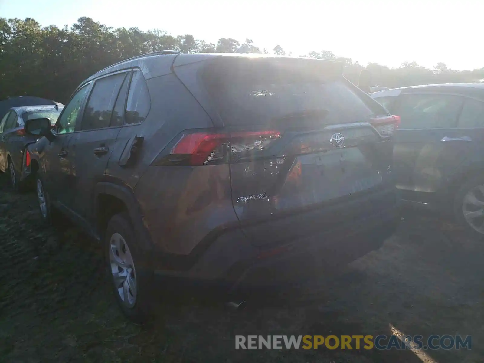 3 Photograph of a damaged car 2T3F1RFV4KW060702 TOYOTA RAV4 2019