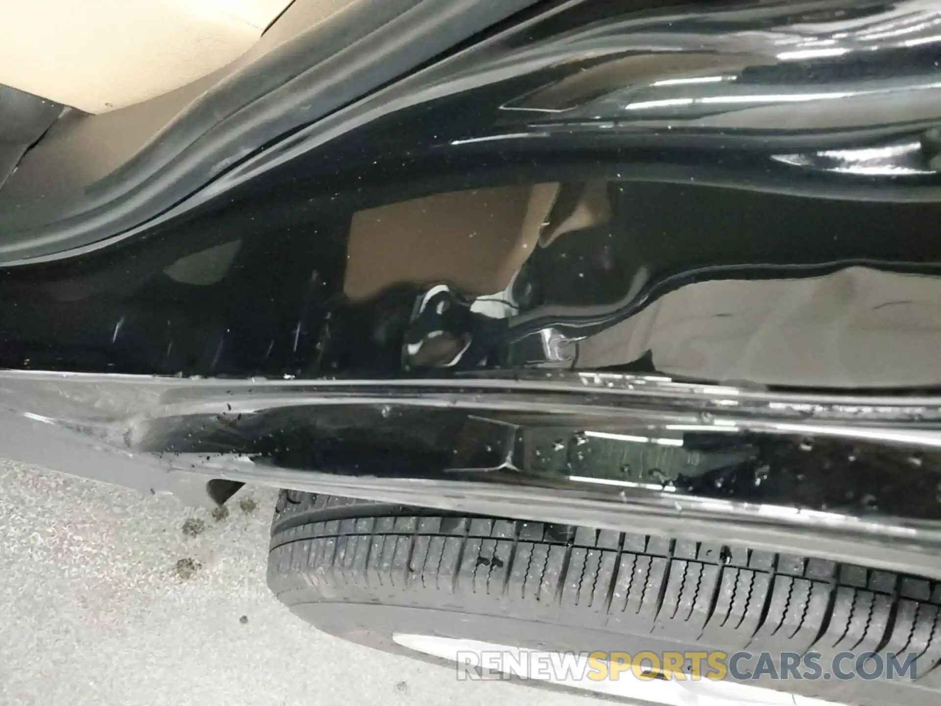 18 Photograph of a damaged car 2T3F1RFV4KW066533 TOYOTA RAV4 2019