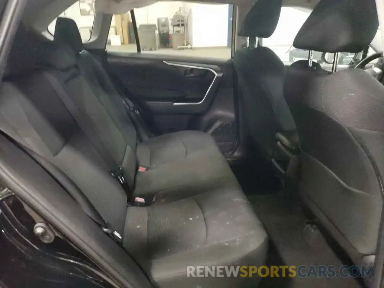 6 Photograph of a damaged car 2T3F1RFV4KW078780 TOYOTA RAV4 2019