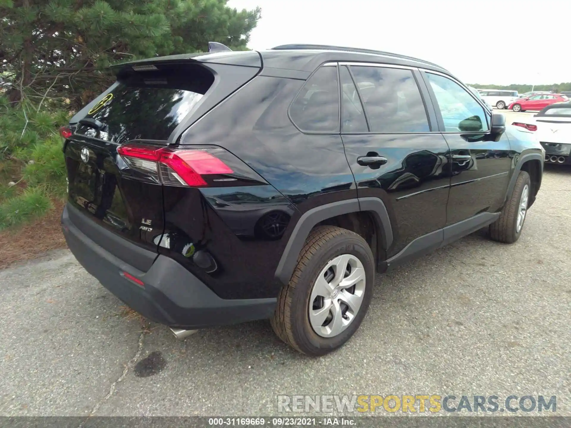 4 Photograph of a damaged car 2T3F1RFV5KC038385 TOYOTA RAV4 2019