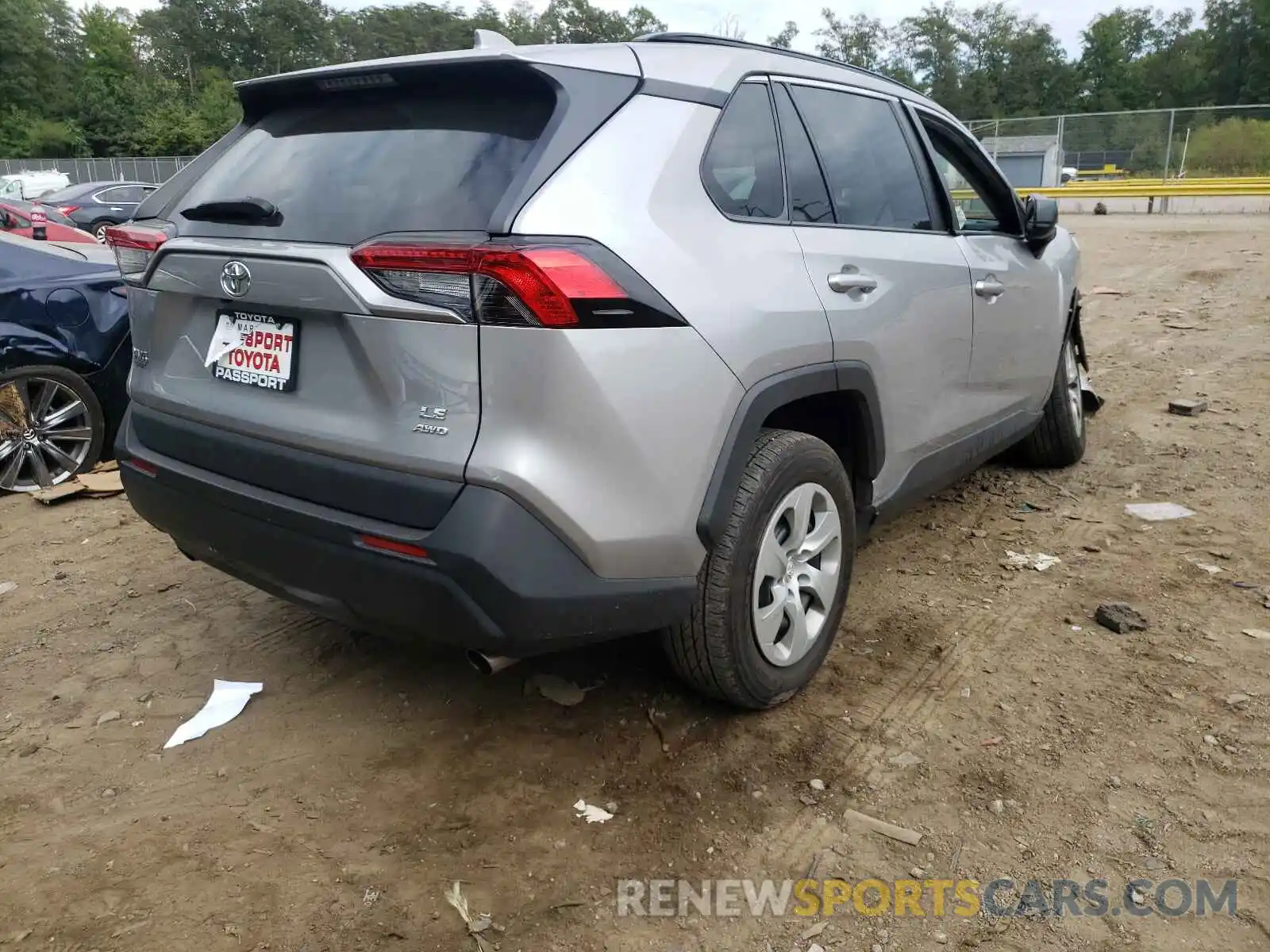 4 Photograph of a damaged car 2T3F1RFV5KC041402 TOYOTA RAV4 2019