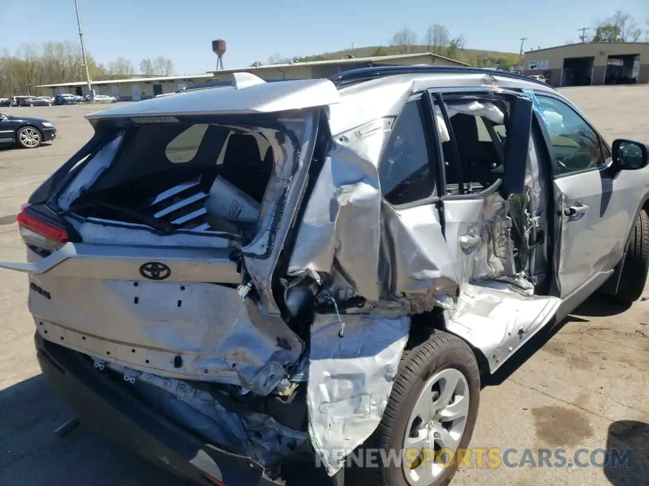 9 Photograph of a damaged car 2T3F1RFV5KC058197 TOYOTA RAV4 2019