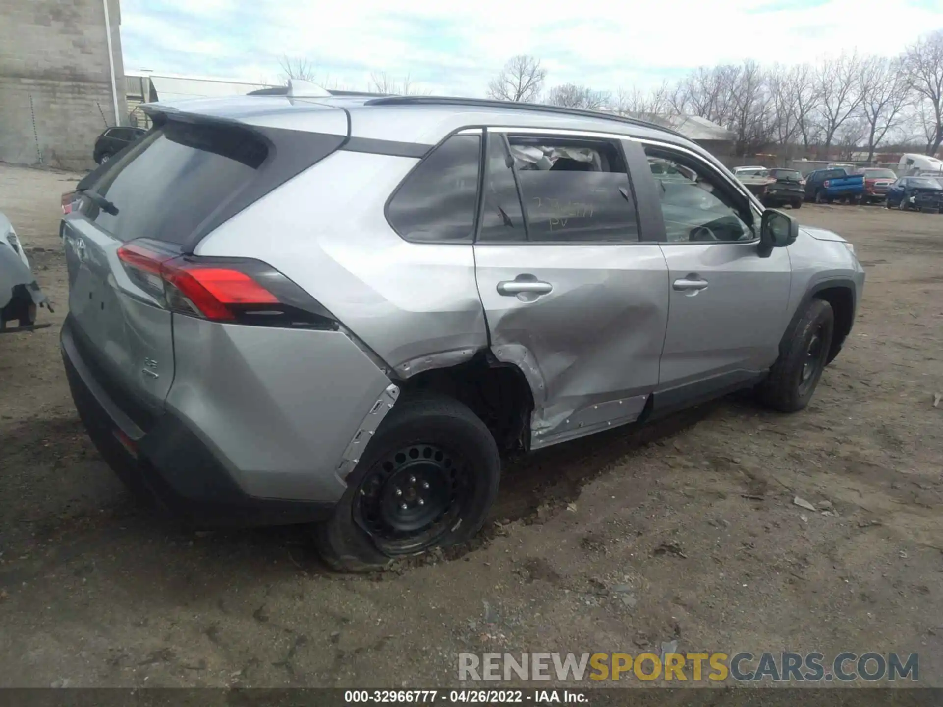 6 Photograph of a damaged car 2T3F1RFV5KW018409 TOYOTA RAV4 2019