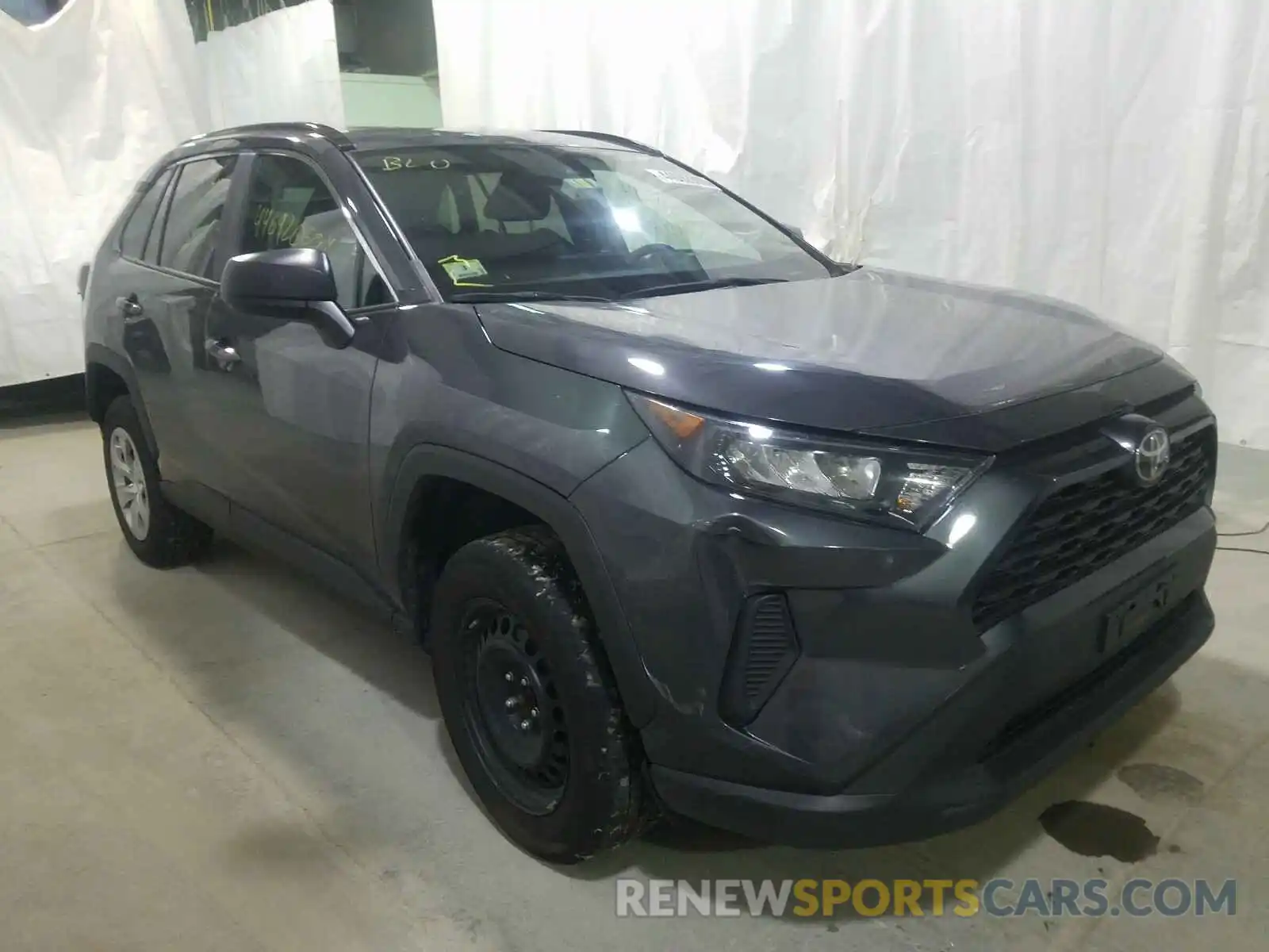 1 Photograph of a damaged car 2T3F1RFV5KW027157 TOYOTA RAV4 2019