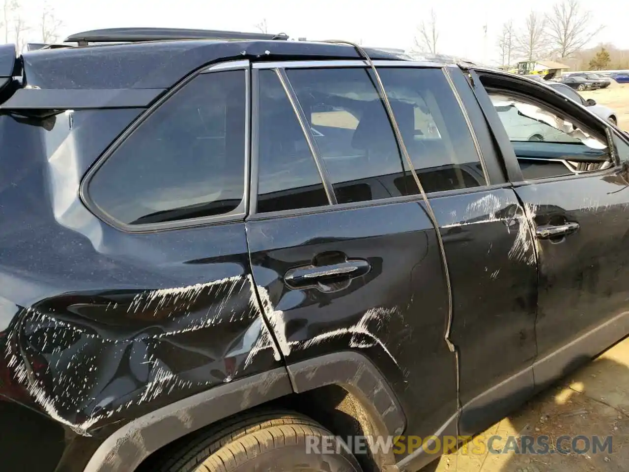 9 Photograph of a damaged car 2T3F1RFV5KW030298 TOYOTA RAV4 2019