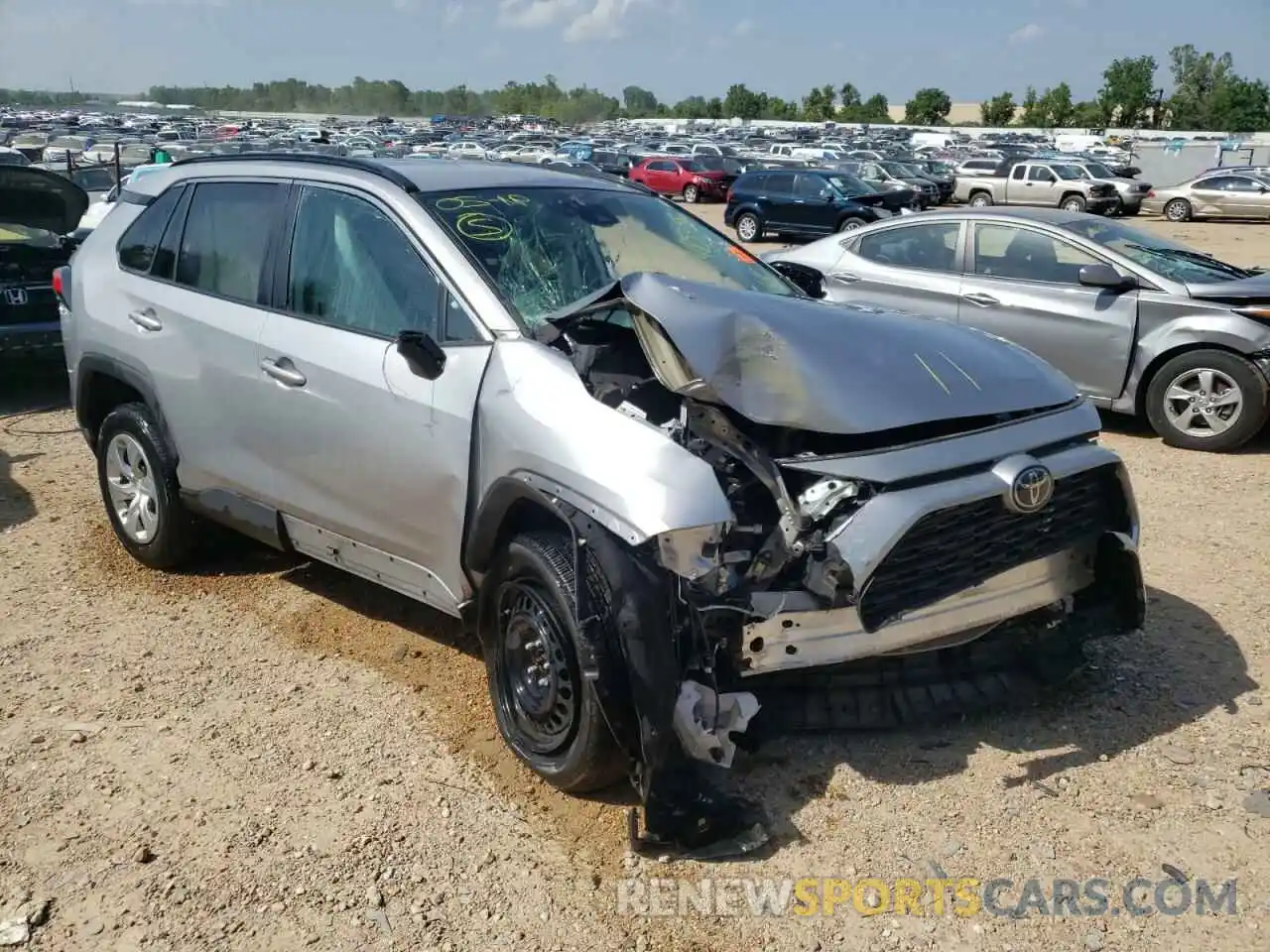 1 Photograph of a damaged car 2T3F1RFV5KW031001 TOYOTA RAV4 2019