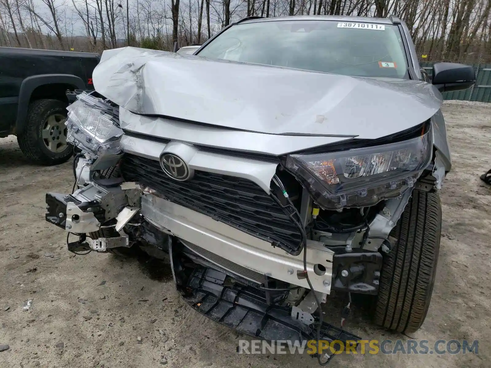 9 Photograph of a damaged car 2T3F1RFV5KW044511 TOYOTA RAV4 2019