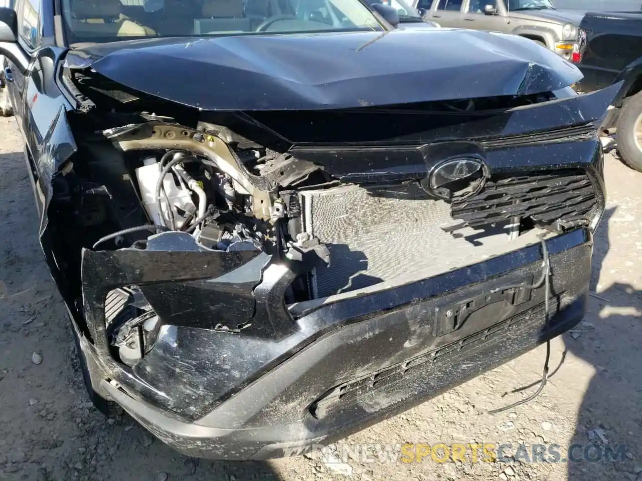 9 Photograph of a damaged car 2T3F1RFV5KW050115 TOYOTA RAV4 2019