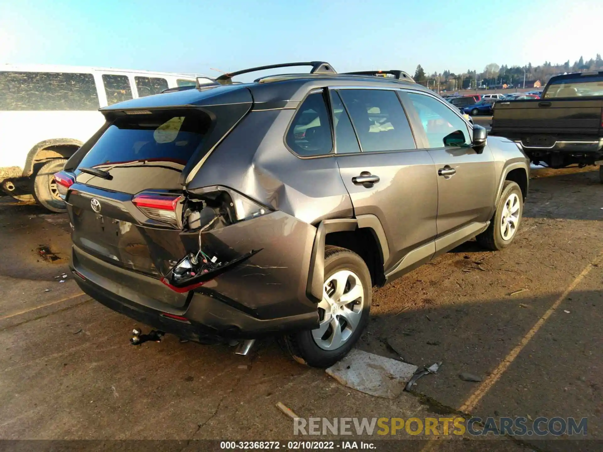 4 Photograph of a damaged car 2T3F1RFV5KW057484 TOYOTA RAV4 2019