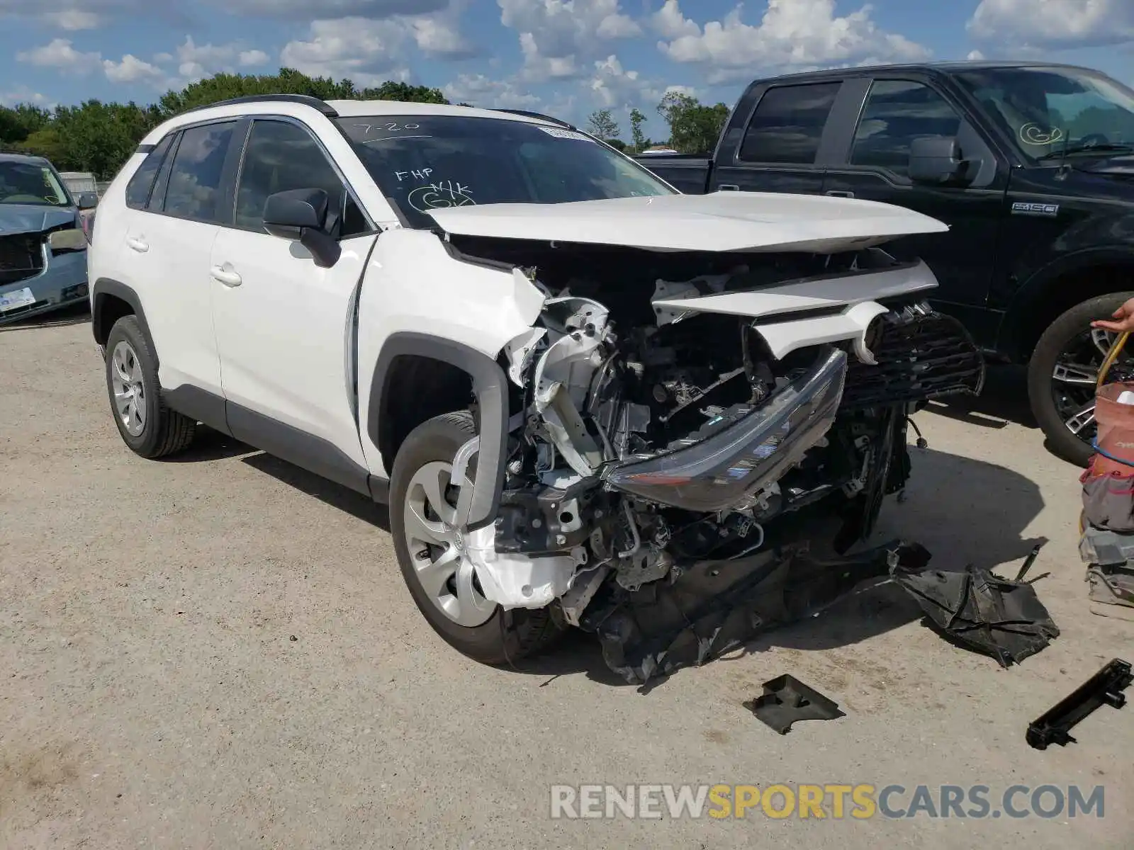 1 Photograph of a damaged car 2T3F1RFV5KW066623 TOYOTA RAV4 2019