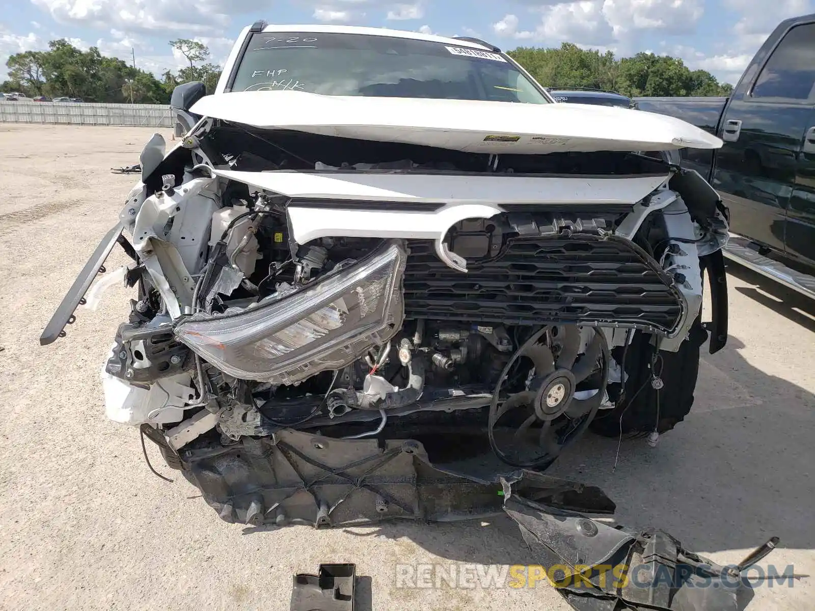 9 Photograph of a damaged car 2T3F1RFV5KW066623 TOYOTA RAV4 2019