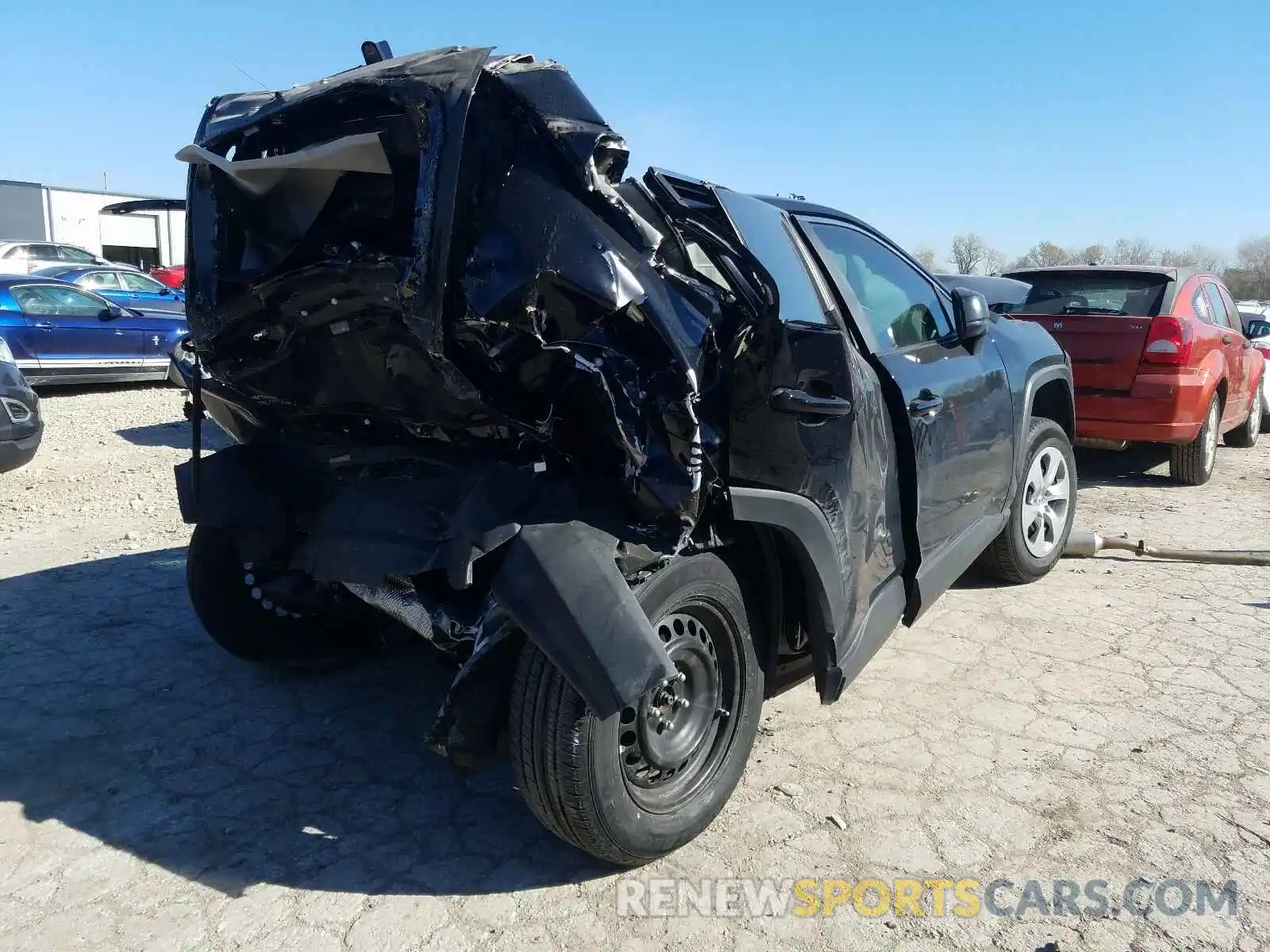 4 Photograph of a damaged car 2T3F1RFV5KW069067 TOYOTA RAV4 2019