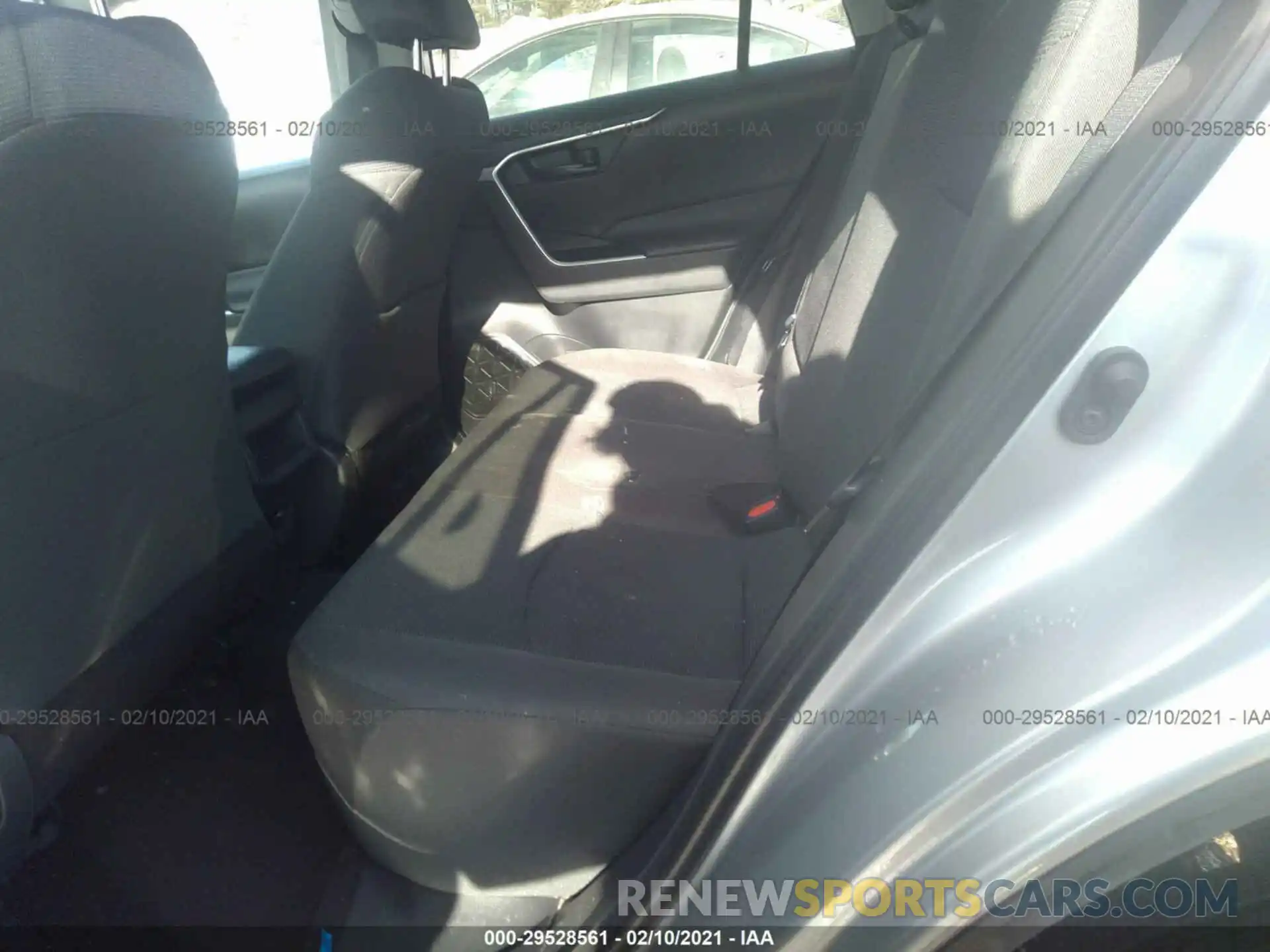 8 Photograph of a damaged car 2T3F1RFV6KC050951 TOYOTA RAV4 2019