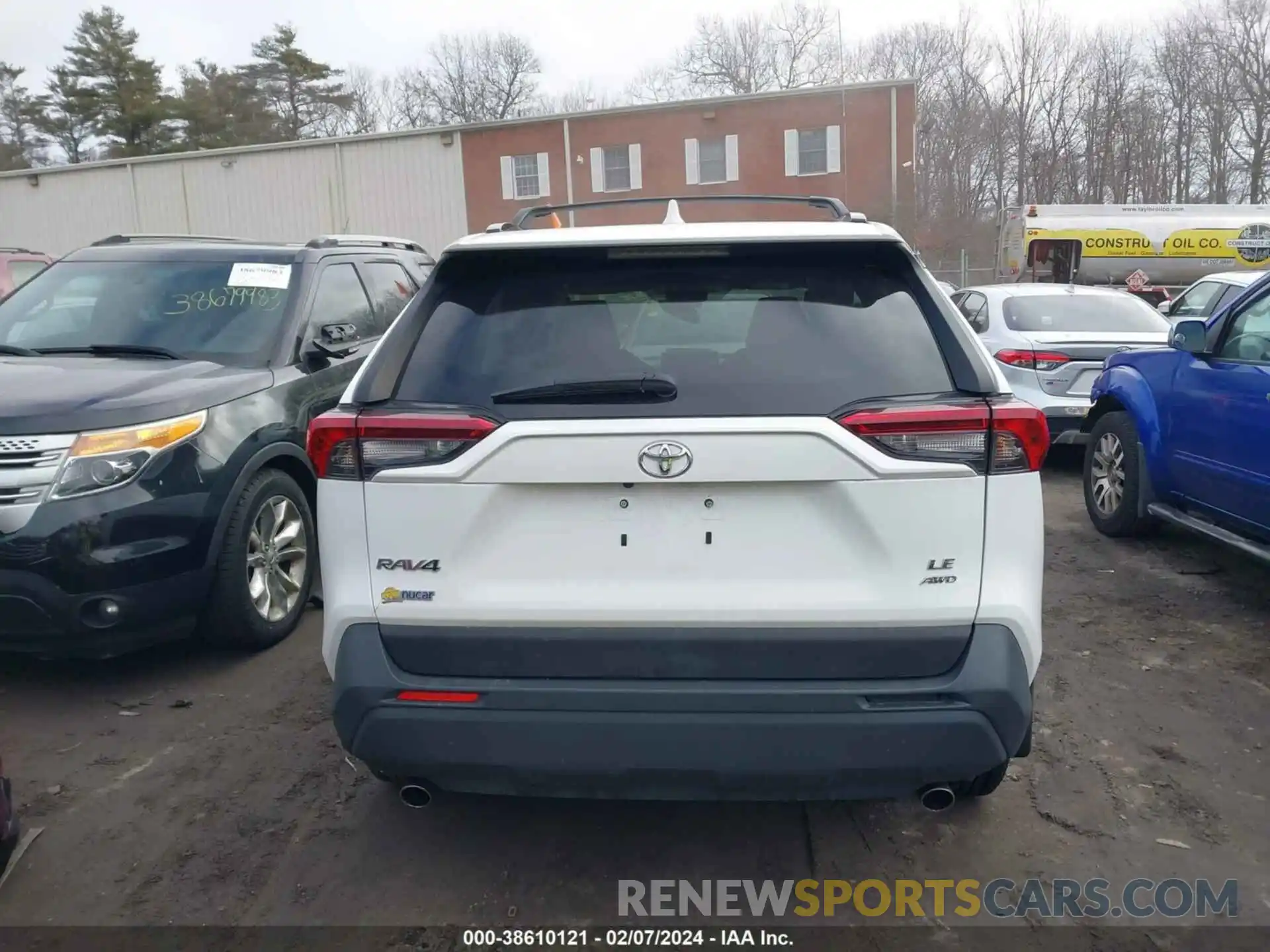 16 Photograph of a damaged car 2T3F1RFV6KW001621 TOYOTA RAV4 2019