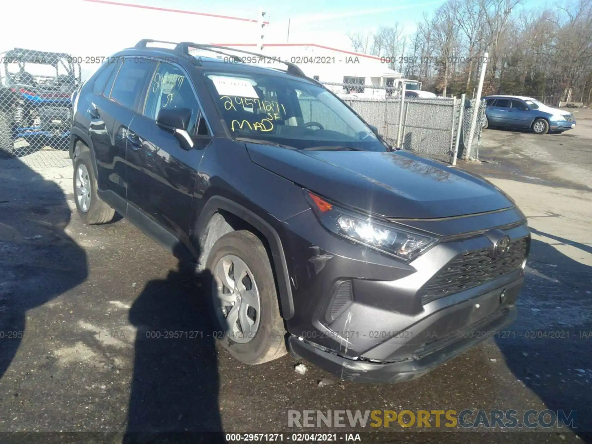 1 Photograph of a damaged car 2T3F1RFV6KW003238 TOYOTA RAV4 2019