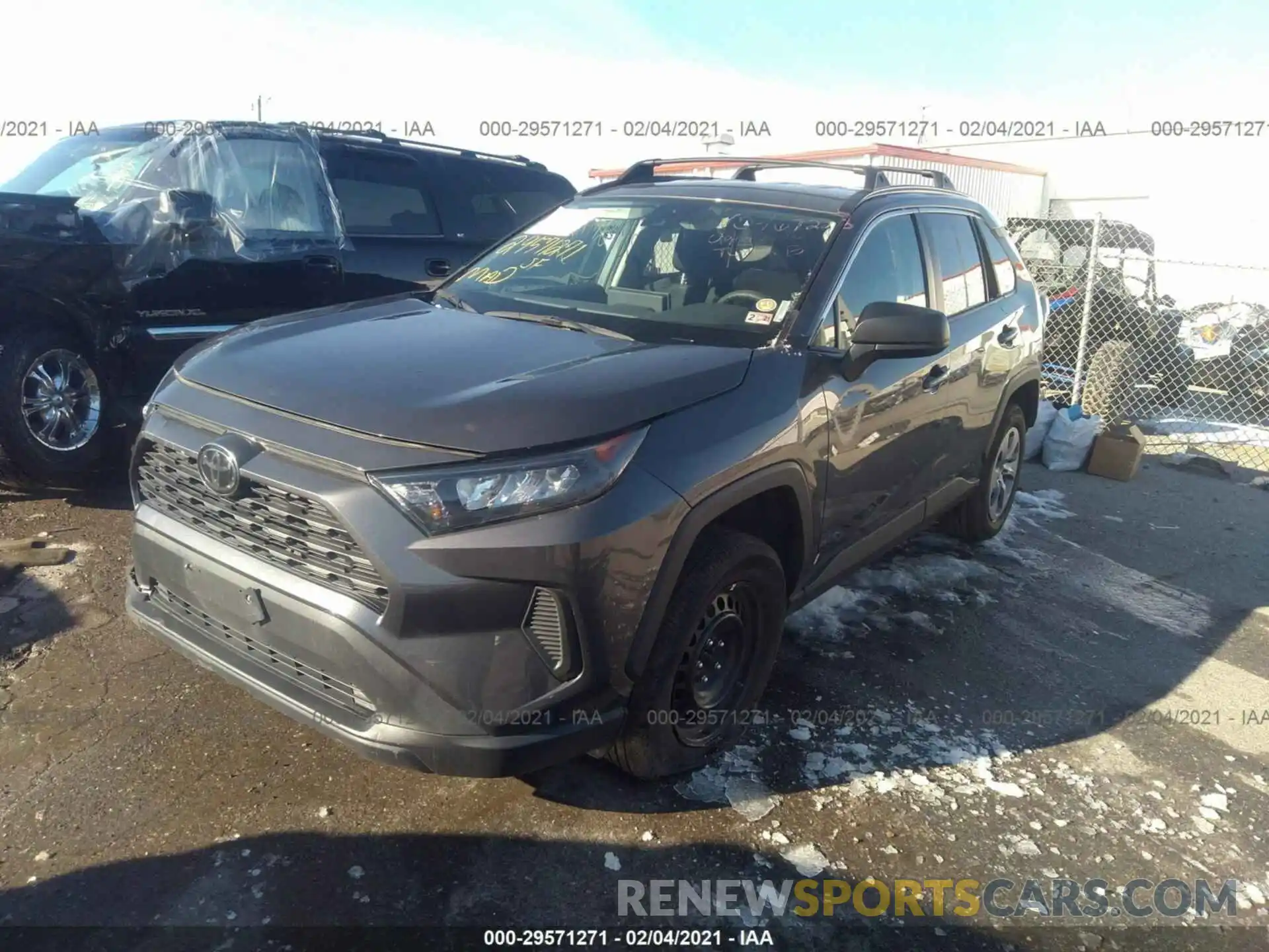 2 Фотография поврежденного автомобиля 2T3F1RFV6KW003238 TOYOTA RAV4 2019