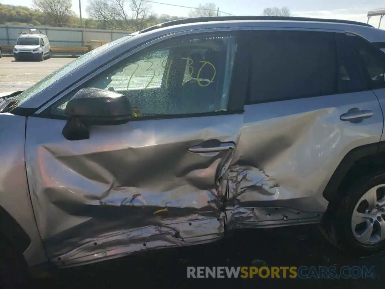 9 Photograph of a damaged car 2T3F1RFV6KW031475 TOYOTA RAV4 2019