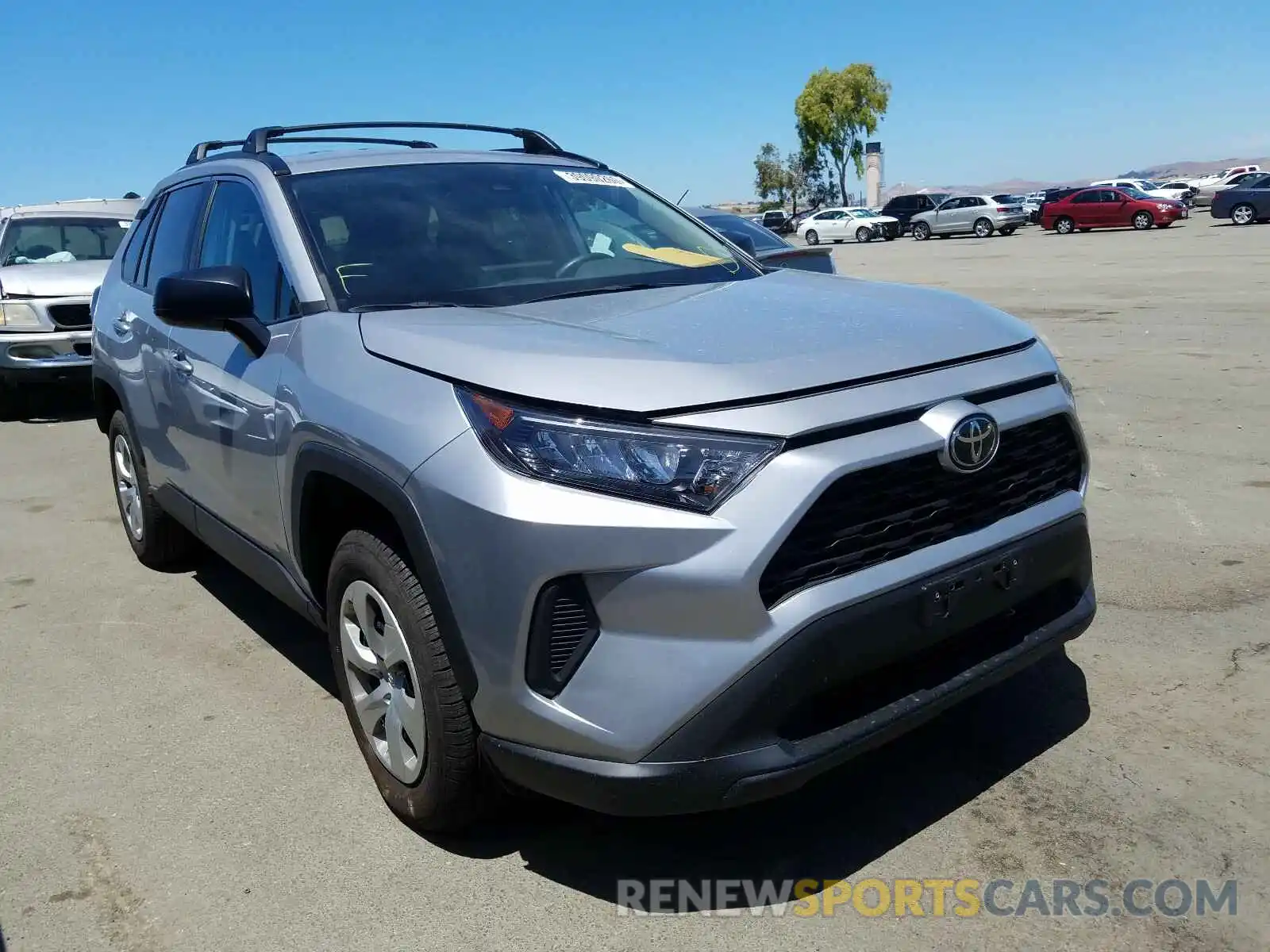 1 Photograph of a damaged car 2T3F1RFV6KW041021 TOYOTA RAV4 2019