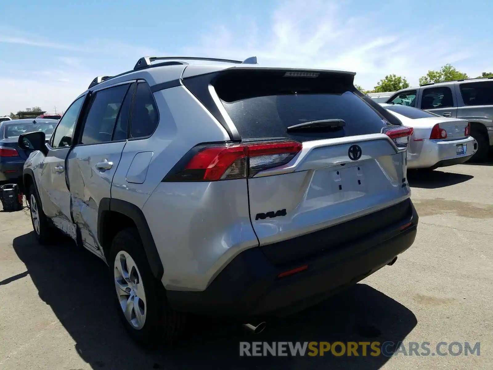 3 Photograph of a damaged car 2T3F1RFV6KW041021 TOYOTA RAV4 2019