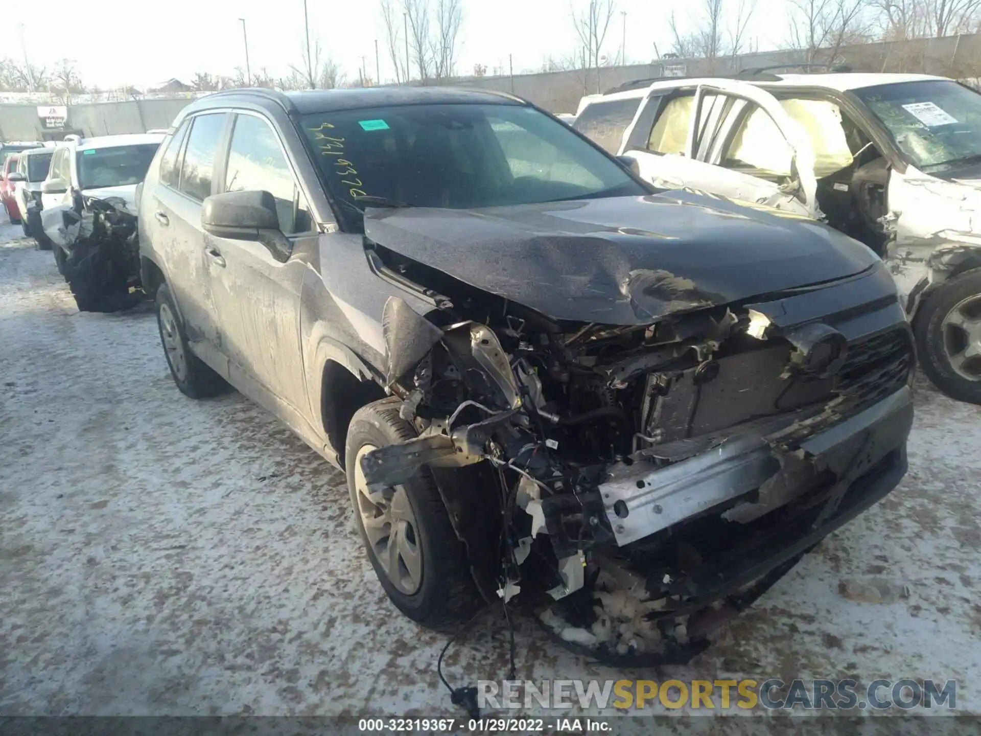 1 Photograph of a damaged car 2T3F1RFV6KW049135 TOYOTA RAV4 2019