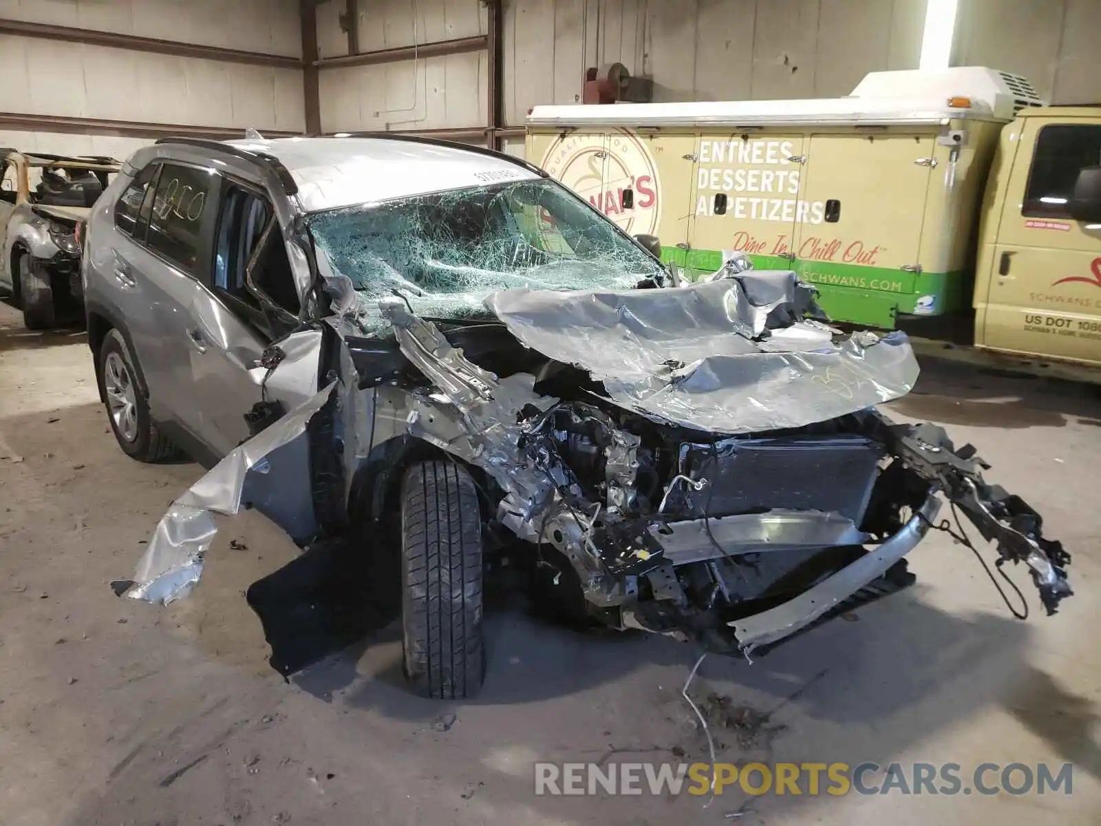 1 Photograph of a damaged car 2T3F1RFV6KW050740 TOYOTA RAV4 2019