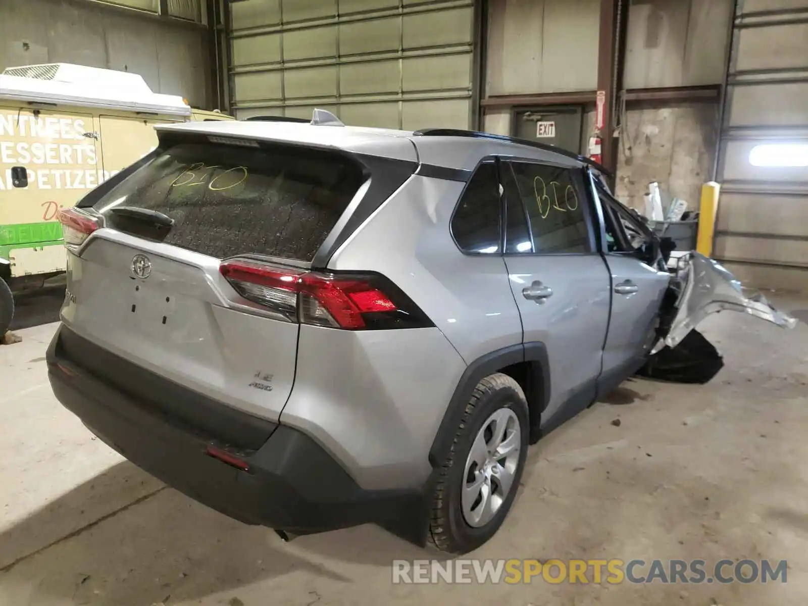 4 Photograph of a damaged car 2T3F1RFV6KW050740 TOYOTA RAV4 2019