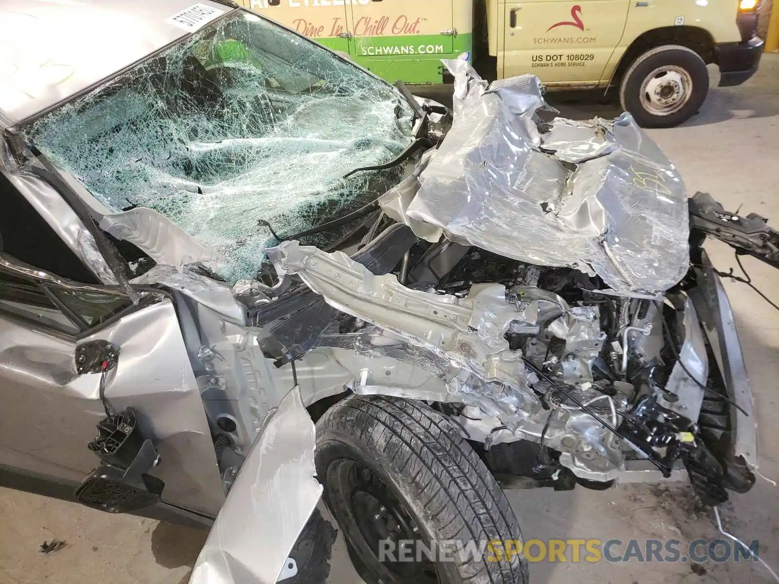 9 Photograph of a damaged car 2T3F1RFV6KW050740 TOYOTA RAV4 2019