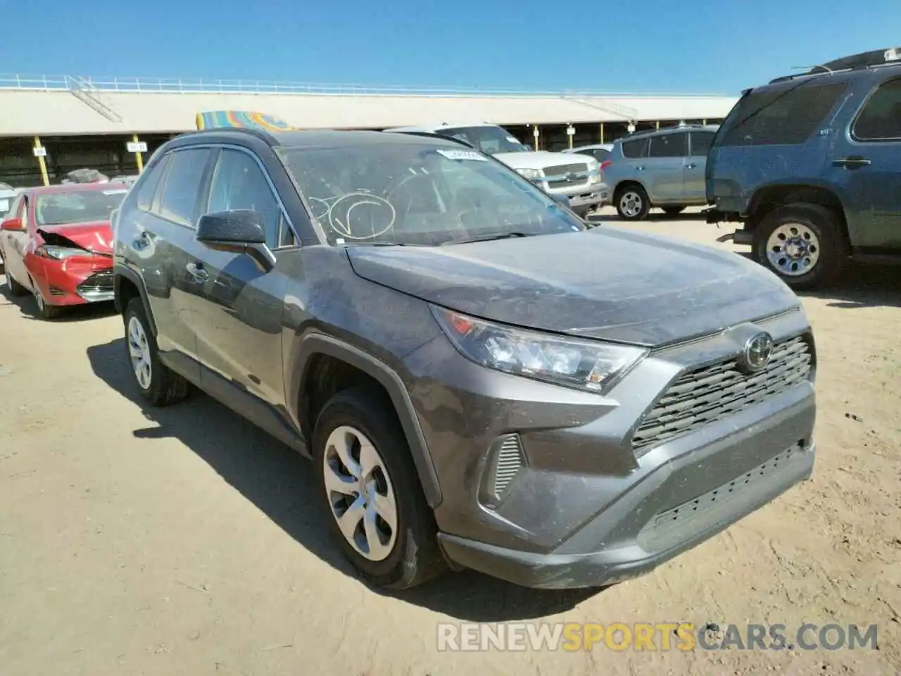 1 Photograph of a damaged car 2T3F1RFV6KW063231 TOYOTA RAV4 2019