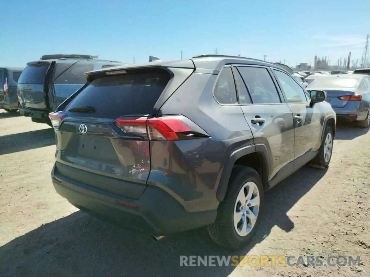 4 Photograph of a damaged car 2T3F1RFV6KW063231 TOYOTA RAV4 2019