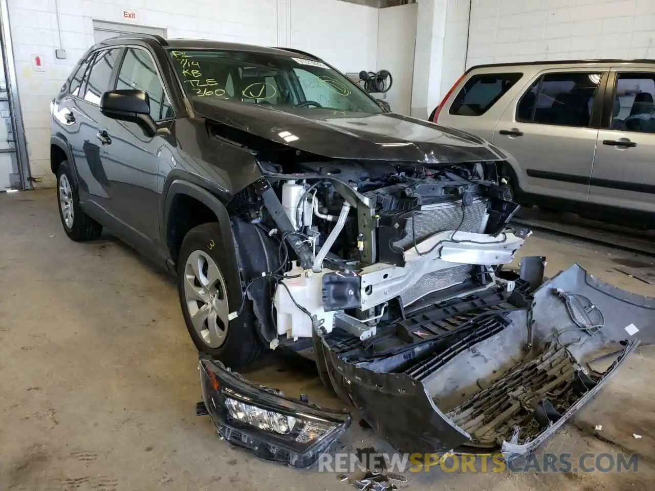 1 Photograph of a damaged car 2T3F1RFV6KW064783 TOYOTA RAV4 2019