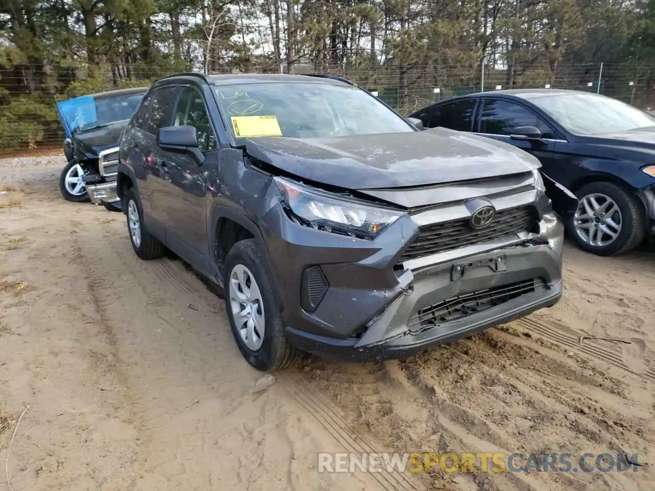 1 Photograph of a damaged car 2T3F1RFV6KW071989 TOYOTA RAV4 2019